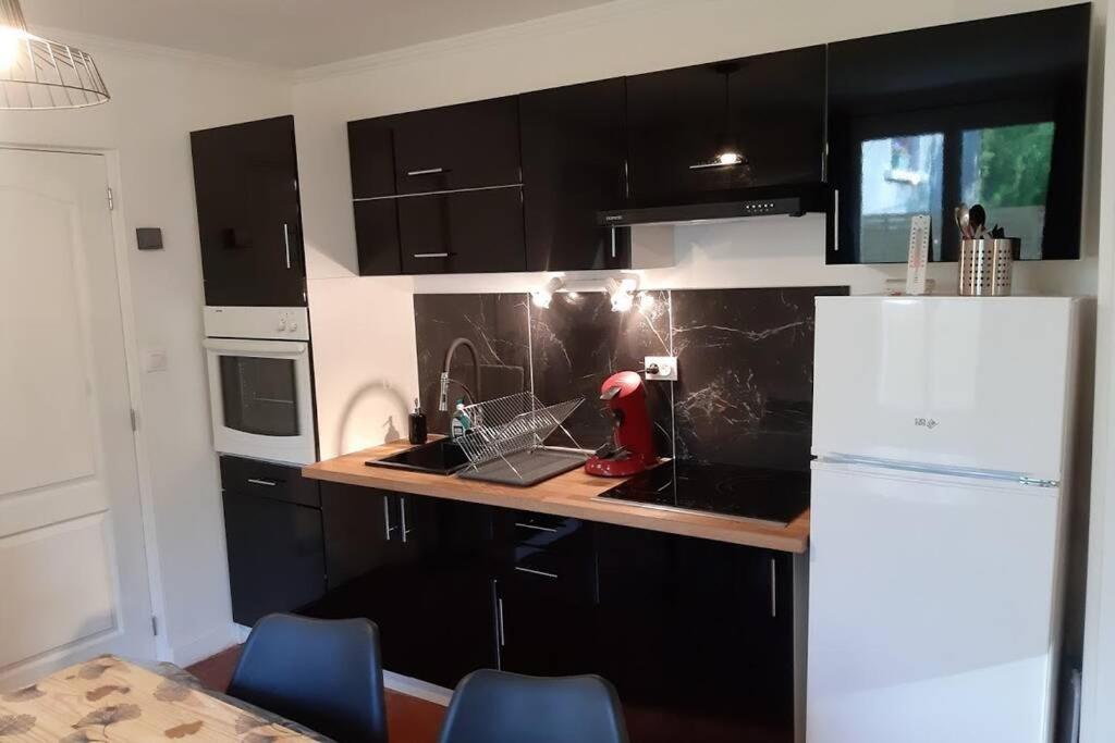 La Petite Maison Dans La Vallee Avallon Kültér fotó